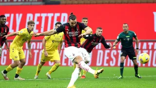 Zlatan Ibrahimovic falló un penal, pero se redimió al final y mantuvo a AC Milan como líder invicto