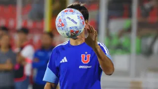 El técnico argentino que entra en carrera para la banca de la U de Chile y la razón que frena su llegada