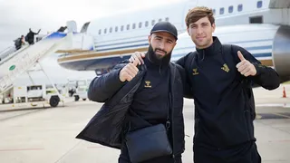 Betis de Bravo y Pellegrini se embarcó rumbo a Arabia Saudita para la Supercopa de España