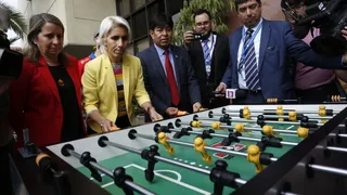 “Ignorancia”: Erika Olivera desprecia críticas a sus leyes pro taca-taca