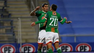 Cobresal sorprendió a la UC y se adelantó en el marcador con gol de Sebastián Varas