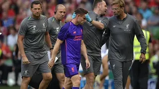 James Milner sufrió un duro golpe que requirió de 15 puntos en duelo de Liverpool ante Napoli