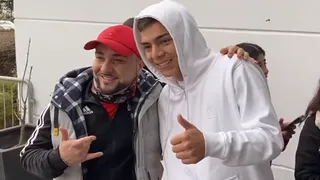 Joan Cruz llegó hasta el Monumental para ver el amistoso de Colo Colo con Deportivo Cali