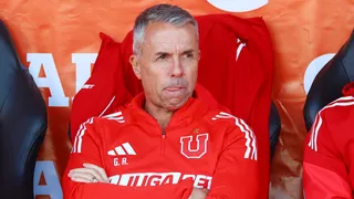 Ante la posible salida de Gustavo Álvarez: aseguran que U de Chile busca DT en Argentina