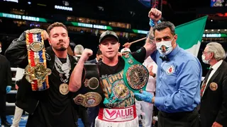 “Canelo” Álvarez venció a Yildirim por la vía rápida y retuvo sus títulos