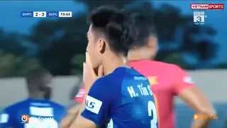 ¡No se puede creer! Jugador de Quang Nam de Vietnam falló un gol en la boca del arco