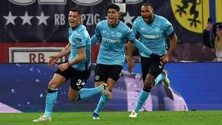 Bayer Leverkusen sostuvo su ventaja en la cima de la Bundesliga tras victoria en el epílogo