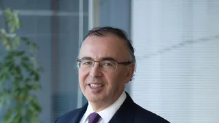 Abogado alerta sobre la sanción que arriesgan los clubes que dejan en el “congelador” a sus jugadores