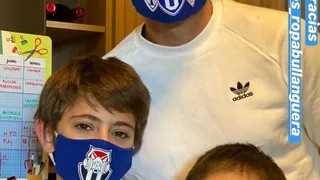 Walter Montillo y sus hijos posaron con mascarillas con el escudo de la U