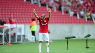 Inter de Porto Alegre regresó con un triunfo al Brasileirao a costa del equipo de Eugenio Mena