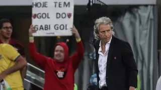 DT de Flamengo perdió la paciencia con periodistas en Portugal: Deberían contraer el coronavirus