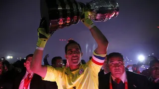 Claudio Bravo: Ayer me encontré con dos hermosas amigas