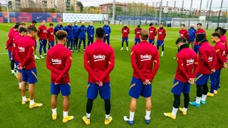 Lionel Messi encabezó emotivo minuto de silencio en honor a Maradona previo a práctica de FC Barcelona