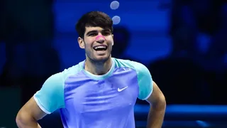 Carlos Alcaraz volvió a sonreír en el torneo de Maestros