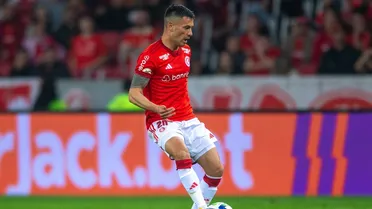 Charles Aránguiz estaría a horas de volver a vestir la camiseta de la Universidad de Chile