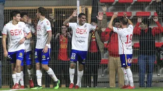 U. Española remontó en un intenso duelo a U. La Calera y se mantiene en lo alto del torneo