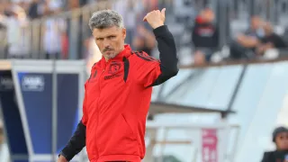 Fernando Ortiz fija postura por refuerzos en Colo Colo y deja un mensaje interno