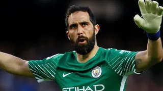 Claudio Bravo prepara su salida de Manchester City al final de esta temporada, según The Sun