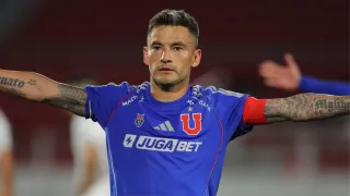 “Sonríe la redonda”: La imagen de Aránguiz que ilusiona a toda la U de Chile antes del clásico