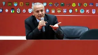 Javier Castrilli fue muy duro con juez de línea insultado por Falcón