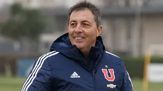 ¡Necesitamos tipos ganadores!: La arenga de Kudelka en su primer entrenamiento con la U