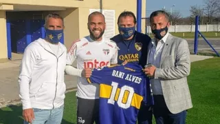 Dani Alves ilusiona a los hinchas de Boca Juniors con su posible llegada
