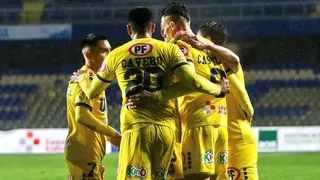 Universidad de Concepción goleó a Deportes Copiapó y se acercó a puestos de liguilla