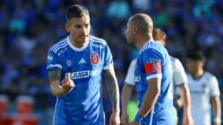 Charles Aránguiz “el otro yo” de Marcelo Díaz que conecta a la U con la cima del Campeonato Nacional