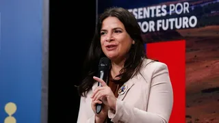 Ministra Orellana llamó a tomar medidas a su “querido” Colo Colo en el caso de Thompson