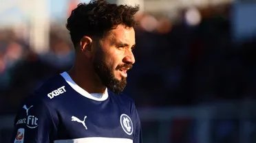 Aseguran que Eugenio Mena tiene un pie fuera de U Católica y apunta a su próximo destino