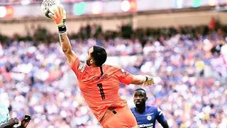 Claudio Bravo y su futuro en Manchester City: Sería una locura salir de ahí