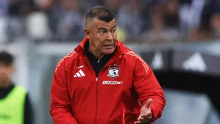 Jorge Almirón le da un respiro a Colo Colo: el acuerdo que le ahorró millones a los albos