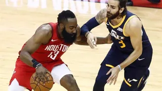 Houston amplió su ventaja ante Utah de la mano de Harden
