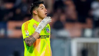 Peñarol aprieta por Brayan Cortés y urge a Colo Colo por una respuesta