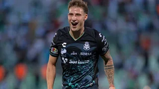 Colo Colo le cierra la puerta a Montecinos y apuesta por Bruno Barticciotto