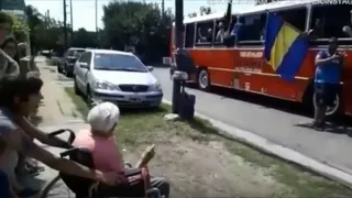 Hinchas de Boca Juniors celebraron con seguidora del club que cumplió 92 años