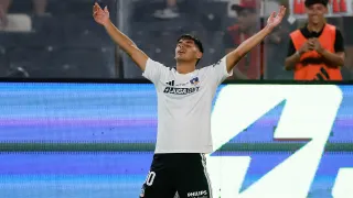 Yastin Cuevas sigue dándole alegrías a Fernando Ortiz y Colo Colo