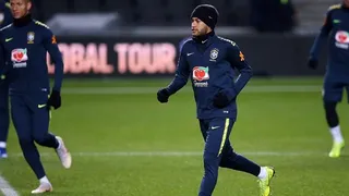 Neymar fue sustituido por lesión a los 7 minutos del amistoso entre Brasil y Camerún