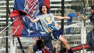 U. de Chile rindió tributo a Akira Toriyama con imagen de Rivarola celebrando en el Monumental