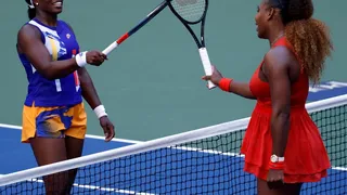Serena Williams batalló ante Sloane Stephens para acceder a octavos en el US Open
