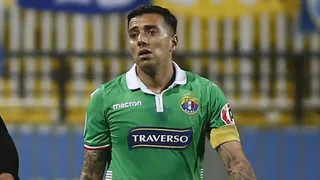 Ex técnico de Campos Toro: Le costará ser lateral de la U debido a la presencia de Beausejour