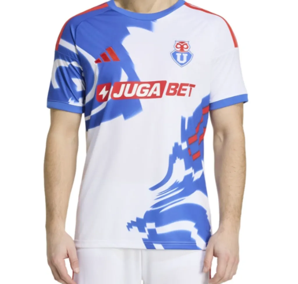 Camiseta alternativa de la U / ©Captura.