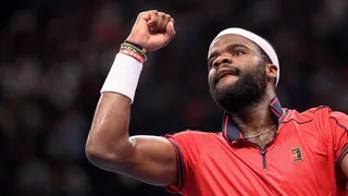 Tiafoe remontó ante Sinner y se citó con Zverev en la final del ATP de Viena
