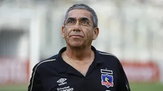 Caszely respaldó la continuidad de Jara: Ningún técnico decente va a llegar ahora a Colo Colo