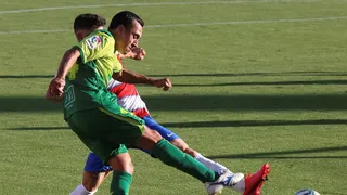 Fabián Orellana volvió a ser clave en Eibar que derrotó a Granada y sueña con la Europa League