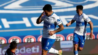 U. Católica golpeó de entrada a La Serena con gran definición de Edson Puch