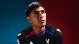 Con guiño a la U: confirman el número que usará Darío Osorio en la Premier League