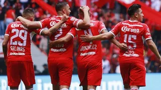 Osvaldo González anotó y Edson Puch se fue expulsado en goleada de Toluca sobre Querétaro