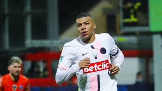 Kylian Mbappé anotó un triplete en goleada de PSG en la Copa de Francia