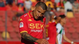 La decisión que divide a los hinchas: U. Española le cerró definitivamente la puerta a Vecchio